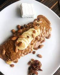 Baghrir avec amlou et banane